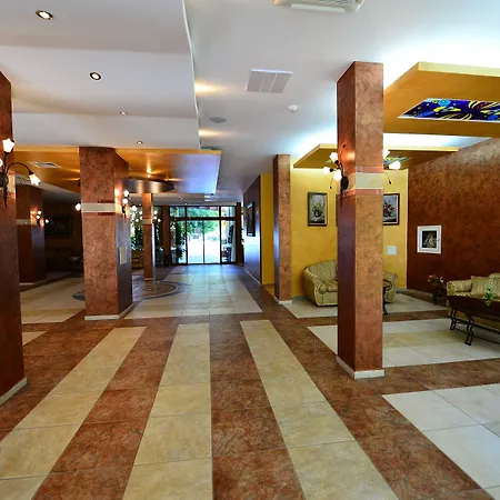 Szálloda Yavor Palace Napospart